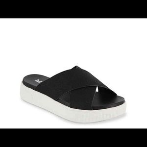 MIA Vikki Flatform Slides